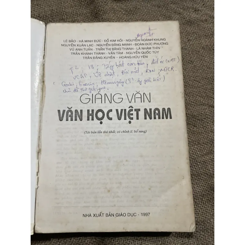 Giảng văn văn học Việt Nam - khổ lớn - sách chuyên văn  977138