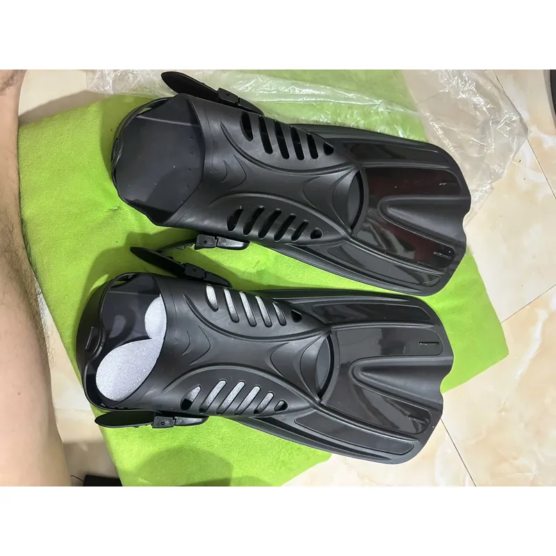 Chân vịt mới nam nữ đều dùng được, màu đen 734131