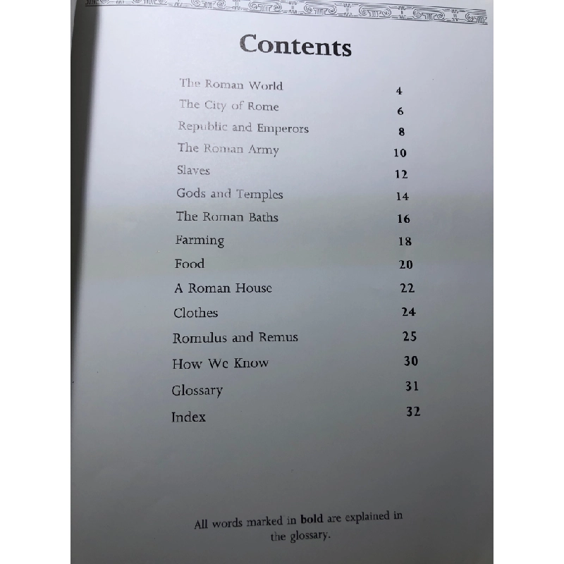The Romans mới 85% bẩn nhẹ Peter Chrisp HPB2607 NGOẠI VĂN 458739
