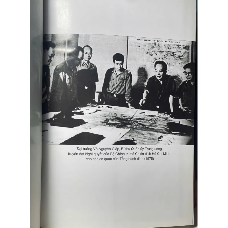 SÁCH ĐẠI THẮNG MÙA XUÂN 1975 SỨC MẠNH CỦA CỘNG ĐỒNG DÂN TỘC VIỆT NAM 712573