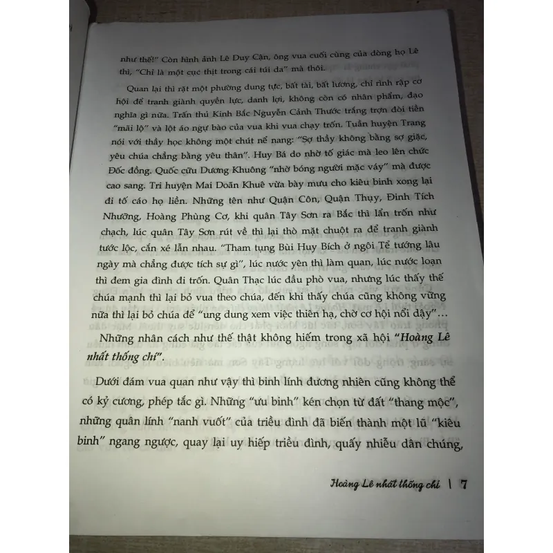 Hoàng lê nhất thống chí 995701