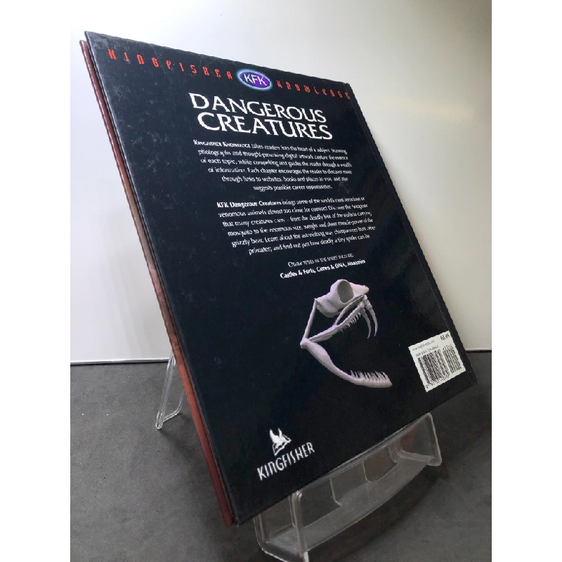 Dangerous Creatures BÌA CỨNG mới 85% bẩn nhẹ Angela Wilkes HPB2607 NGOẠI VĂN 458716