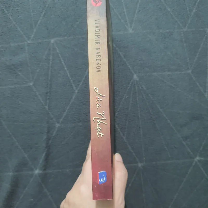 "Lửa nhạt" (new) - Vladimir Nabokov 797953