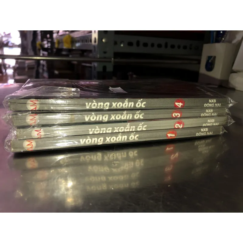 Vòng xoắn ốc - Junji Ito 973857