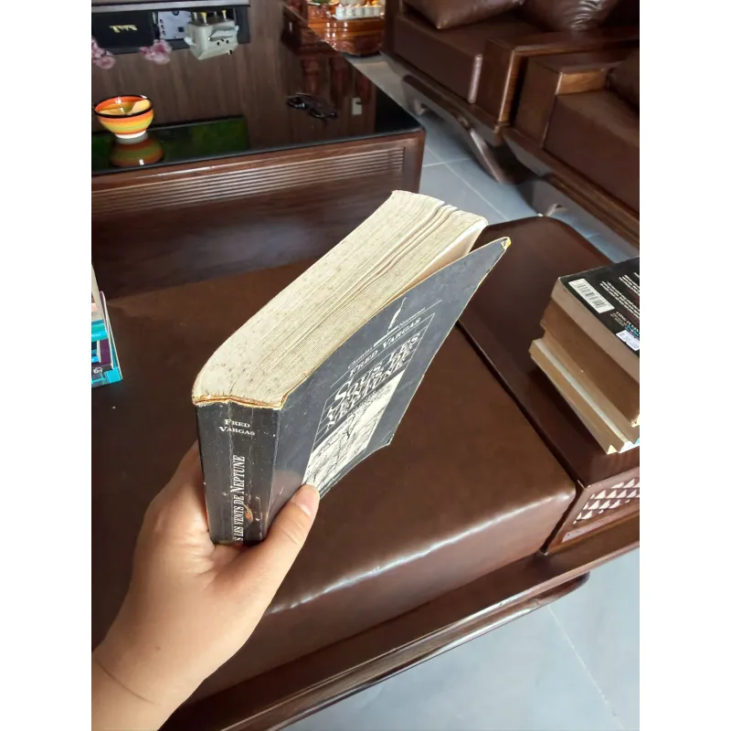 Sous les vents de Neptune – Fred Vargas | Tiểu thuyết trinh thám Pháp (bản gốc)- K2 996697