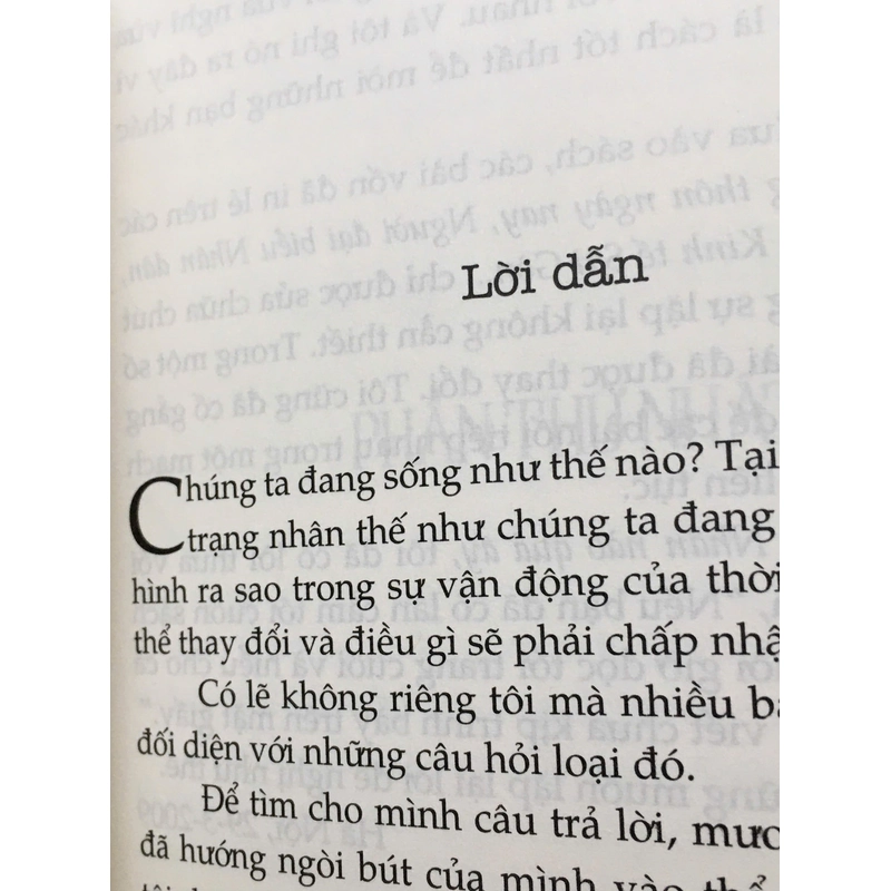 Phiếm luận - Những chấn thương tâm lý hiện đại - Vương Trí Nhàn - Mới 90% 466644