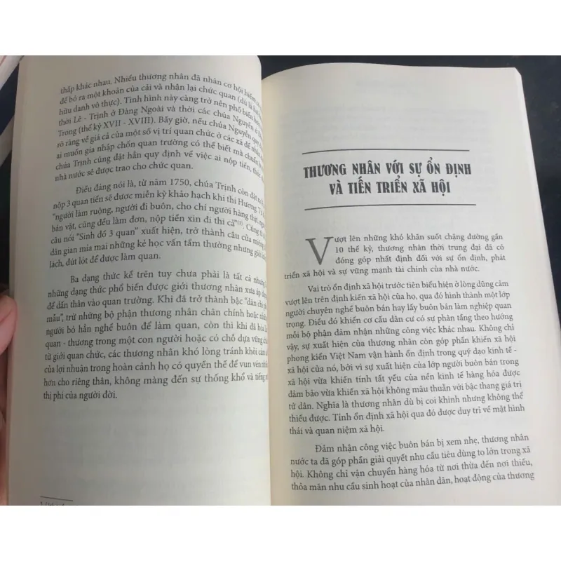 Thương Nhân Việt Nam Xưa - Vấn đề, nhân vật và giai thoại của Nguyễn Thanh Tuyền 696637