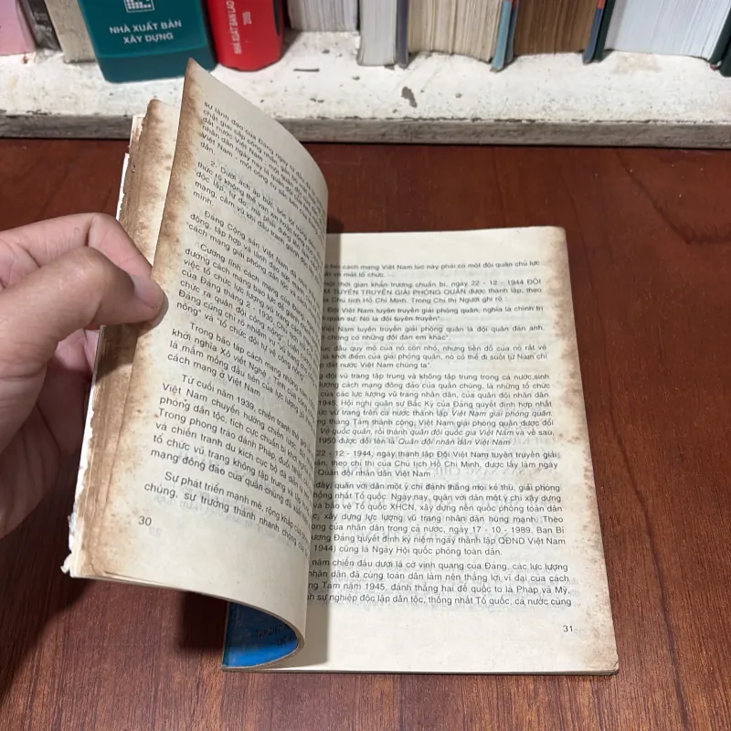 II Lịch Sử: 50 Năm Quân Đội Nhân Dân Việt Nam Anh Hùng - 1994 764639