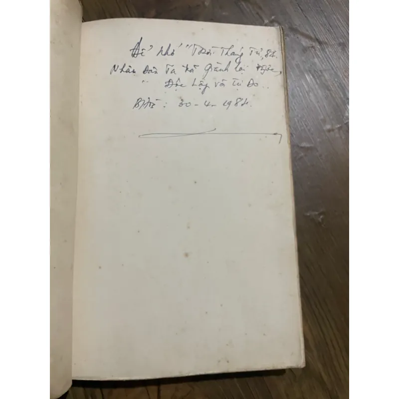 Đẹp hơn nước mắt - giấy offset - song ngữ - Văn Cao minh họa- khổ lớn- 597458