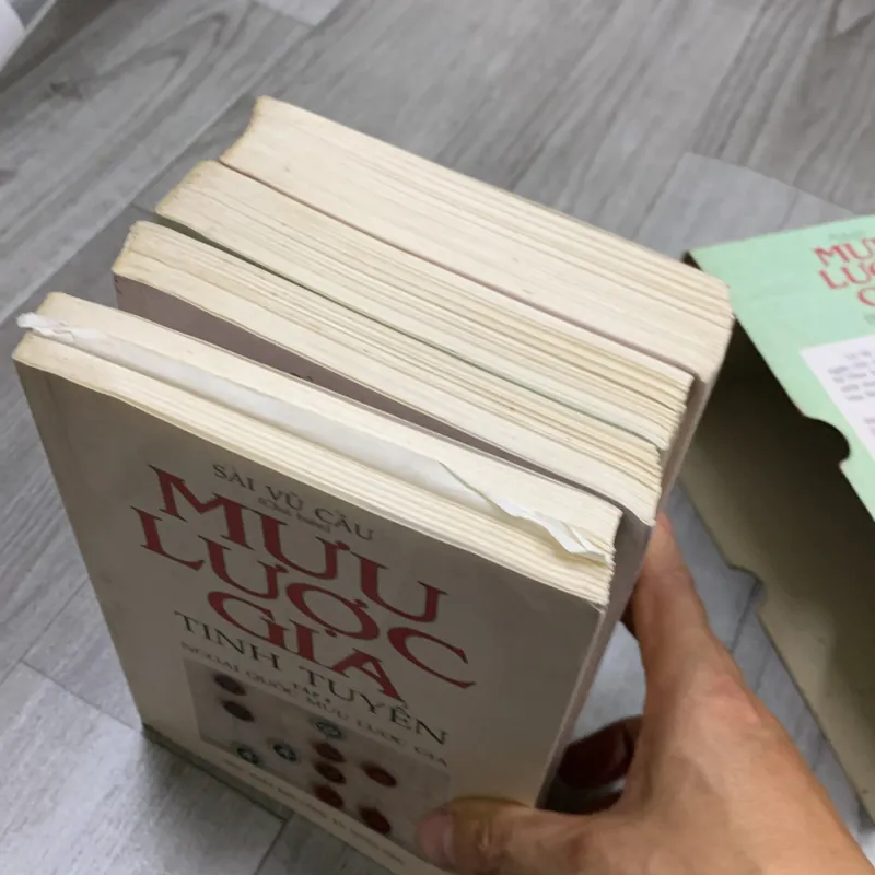 Mưu lược gia tinh tuyển. Combo 4 tập có hộp. 4a4 755369