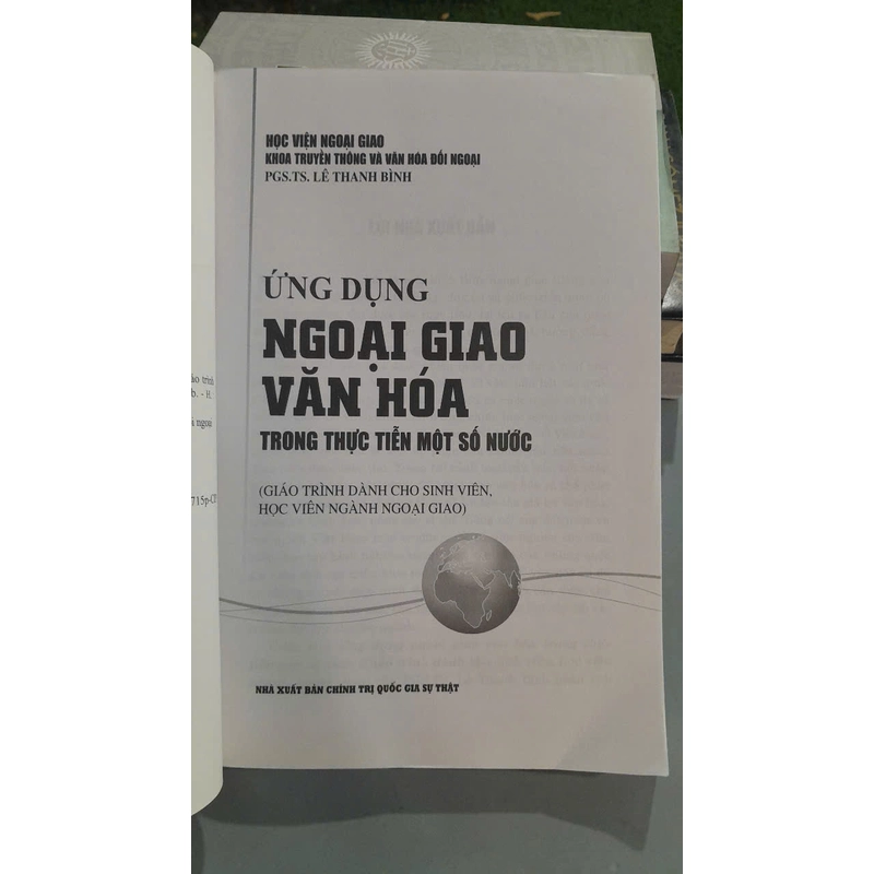 ỨNG DỤNG NGOẠI GIAO VĂN HÓA TRONG THỰC TIỄN MỘT SỐ NƯỚC - LÊ THANH BÌNH 479062