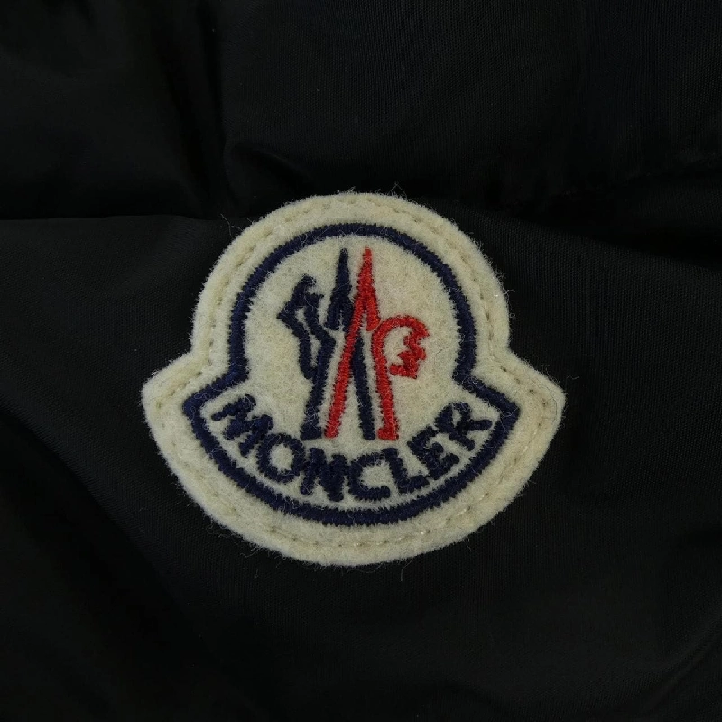 Áo khoác lông vũ MONCLER AMIOT - Hàng hiệu Chính hãng 890628