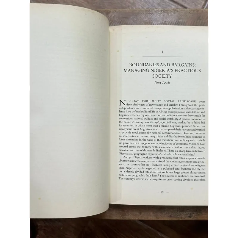 On the Fault Line - Edited by Jeffrey Herbst, Terence McNamee, and Greg Mills 729011