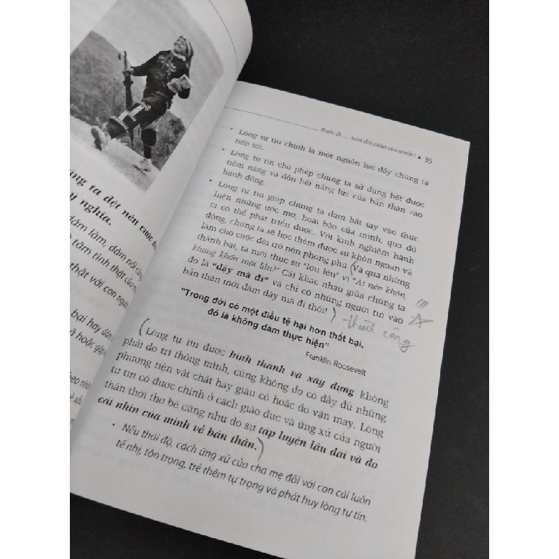 [Phiên Chợ Sách Cũ] Bước Đi... Trên Đôi Chân Của Mình - Trần Thị Giồng 0612 333767