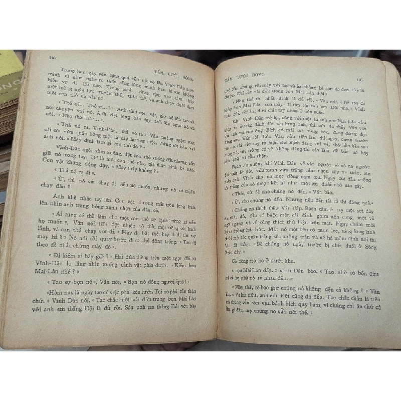 Ghềnh đá và các truyện khác - Lawrence Sargent Hall 700814