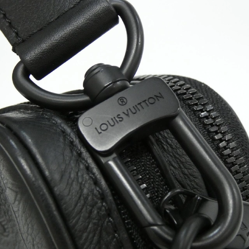 Túi đeo vai Louis Vuitton Monogram Shadow Alpha Wearable Wallet M82544 - Hàng hiệu Authentic 802838