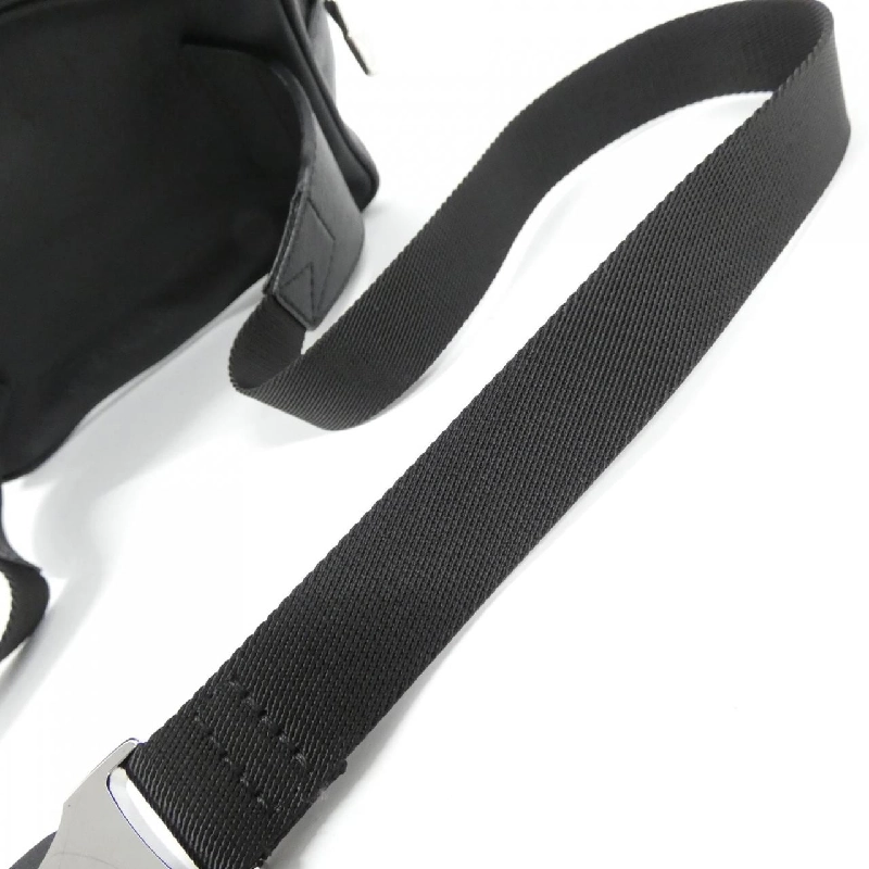 Túi đeo chéo Louis Vuitton Taiga Bum Bag Outdoor M33438 - Hàng hiệu Chính hãng 767477