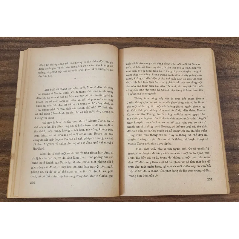 Tiểu thuyết CÔ CHỦ BÁO - Judith Krantz (486 trang) 716895