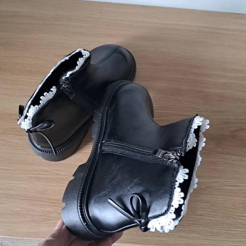 GIÀY BOOT DA MÀU ĐEN CHO BÉ GÁI SIZE 28 16CM MỚI 100% 1043891