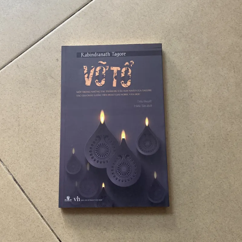 Vỡ tổ của Tagore 1002575