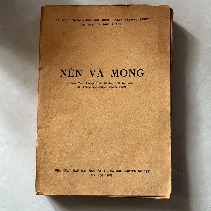 Nền và móng - 1978s 739247