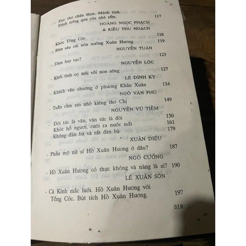 HỒ XUÂN HƯƠNG - THƠ VÀ ĐỜI 592096