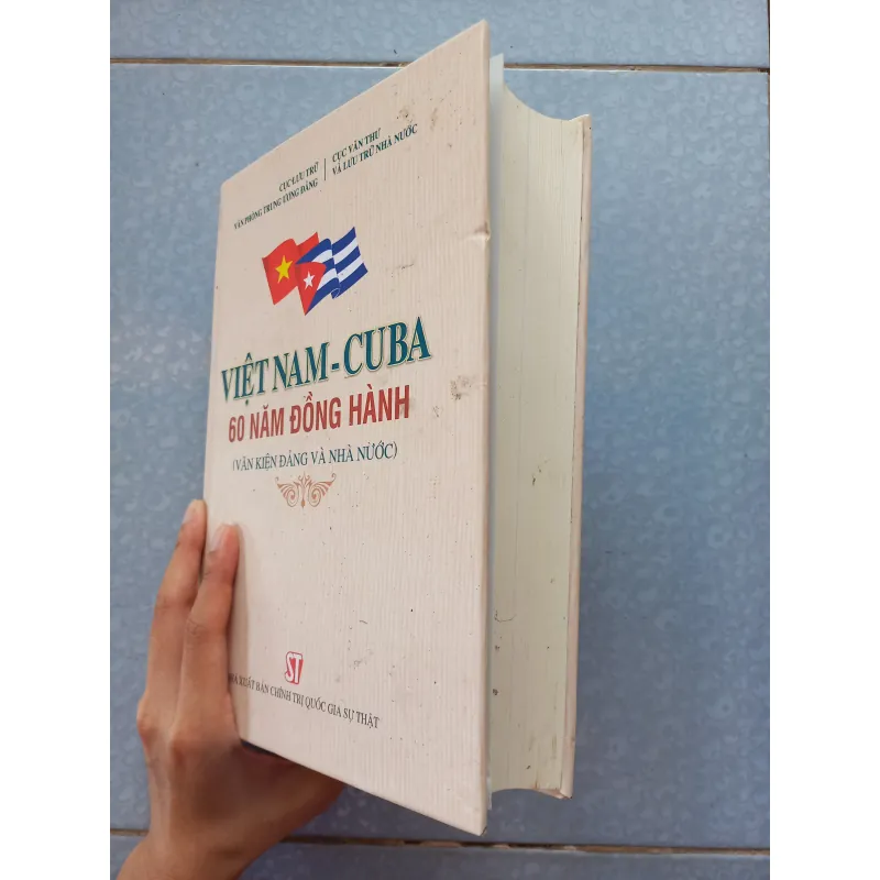 Sách: Việt Nam - Cuba 60 năm đồng hành  935358