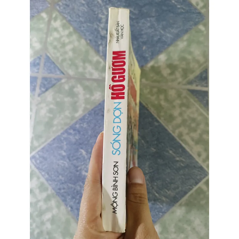Sóng dợn Hồ Gươm ( tiểu thuyết dã sử Việt Nam) - Mộng Bình Sơn 756036