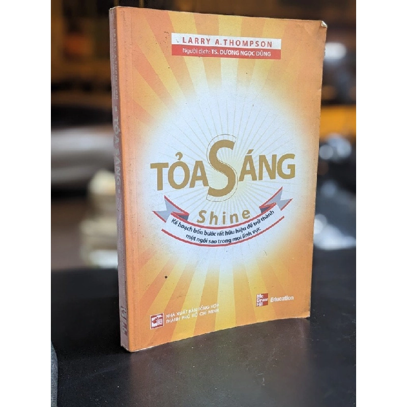 Tỏa sáng - Larry A. Thompson 377197