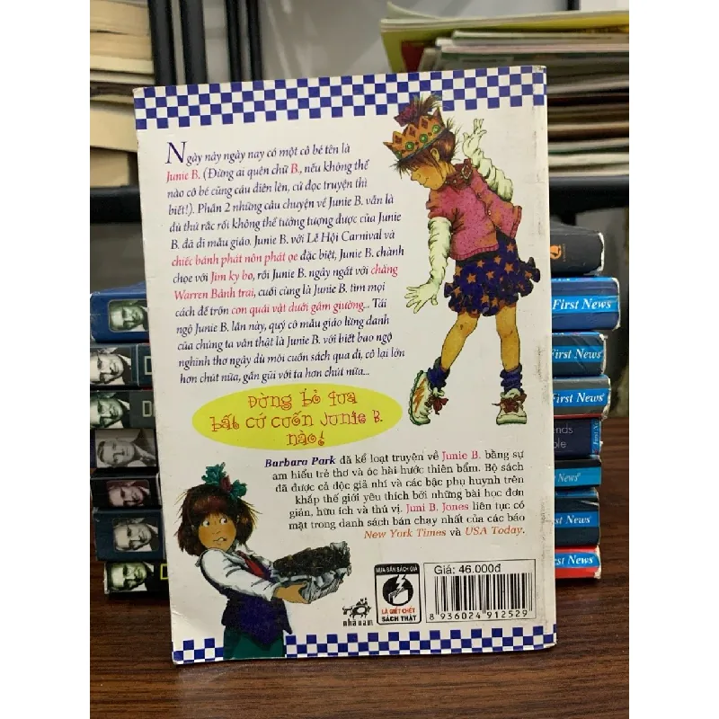 Junie B. Jones có con quái vật dưới gầm giường- Barbara Parh 674833