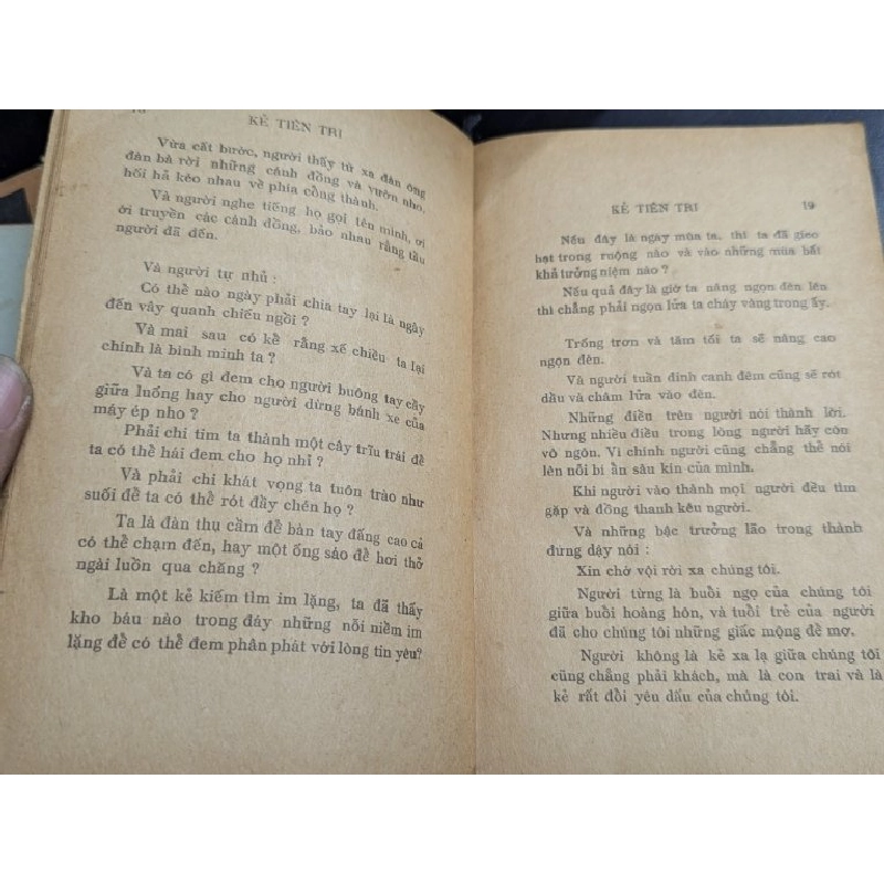 Kẻ tiên tri - Kahlil Gibran ( bản dịch Hồng Hà ) 452709