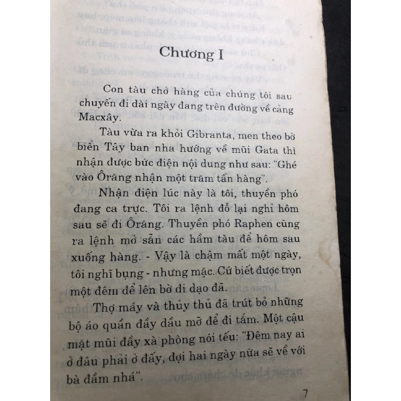 Người Đàn Bà Ấy mới 70% ố vàng, bẩn bìa 1997 Edouard Peisson HPB0906 SÁCH VĂN HỌC 915019