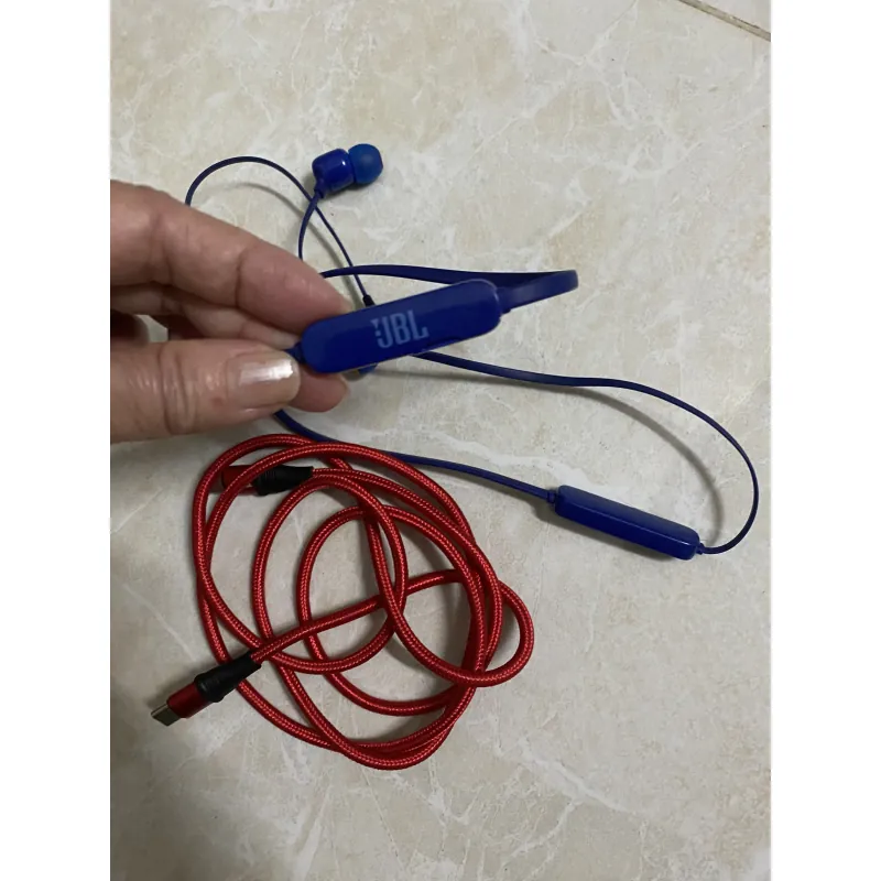 tai nghe và dây sạc điện thoai 780360