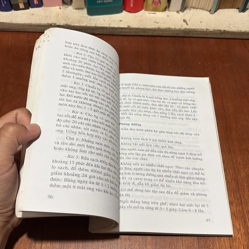 [Có Vết Dơ] - II Sức Khoẻ: Chữa Bệnh Theo Kinh Nghiệm Dân Gian - Vương Trung Hiếu - 2011 798986