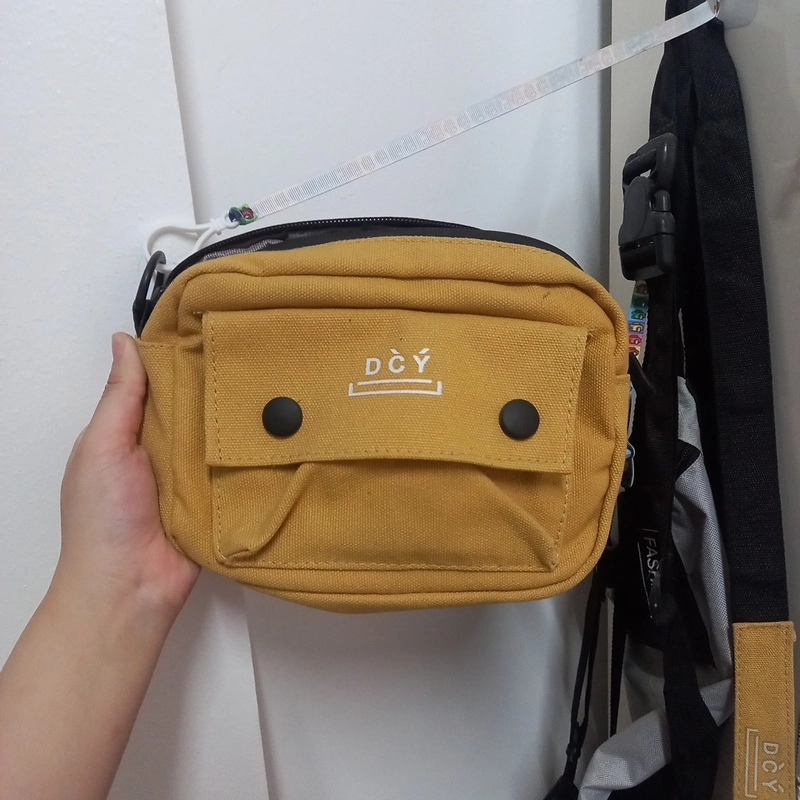 Túi đeo chéo, Vòng cổ, Dây đeo kính, Nhẫn, Kẹp tóc, Gương lược, Đệm ngón tay, Kính râm  474629