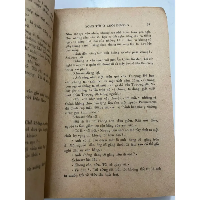 Bóng tối ở cuối đường – Erich Maria Remarque 991684