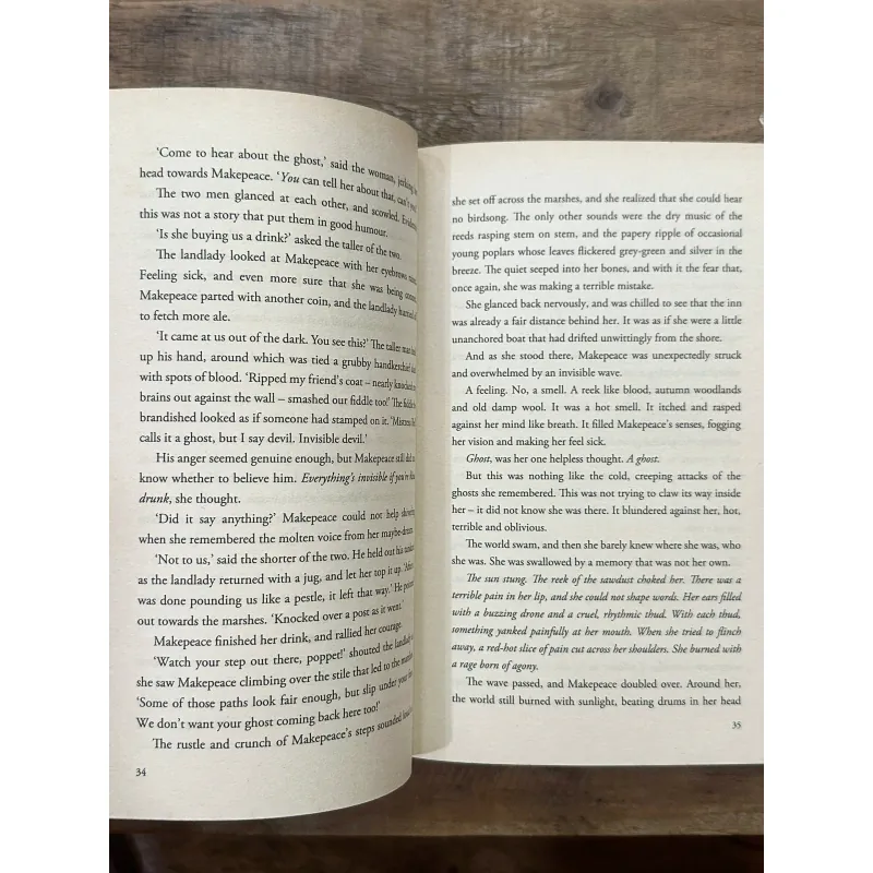 A Skinful of Shadows - Frances Hardinge 731951