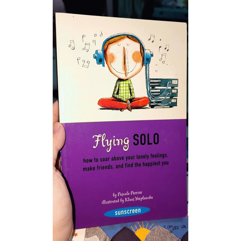 FLYING SOLO - Sách ngoại văn tâm lý tuổi mới lớn  495348