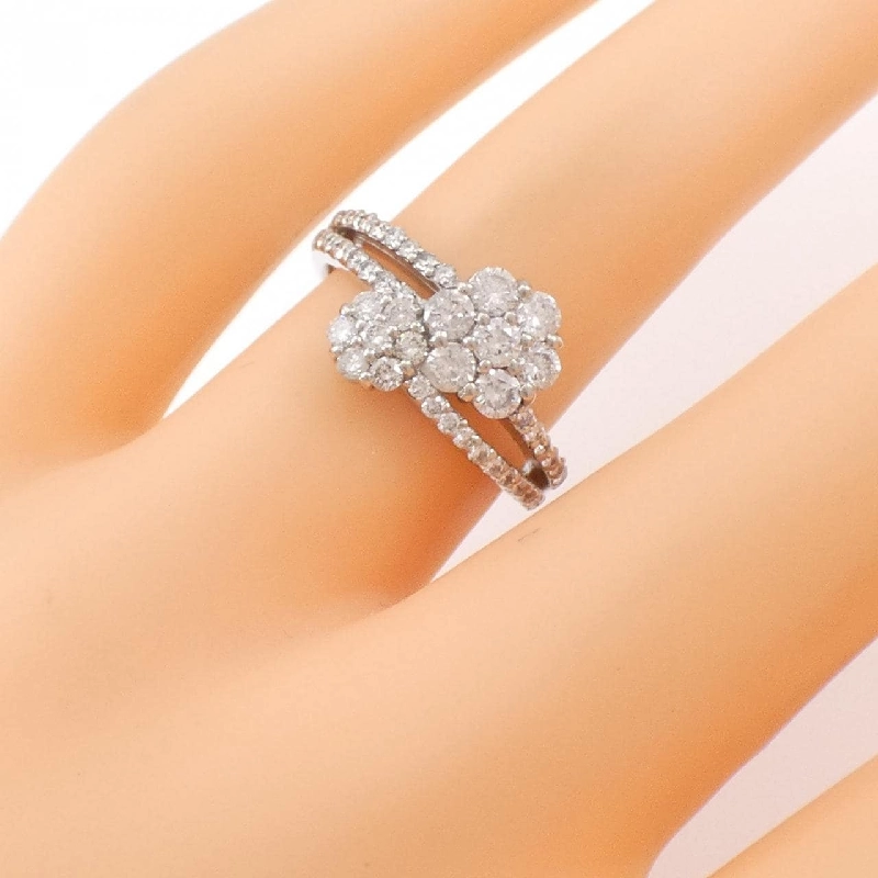 Nhẫn kim cương PT Flower 0.85CT 673201