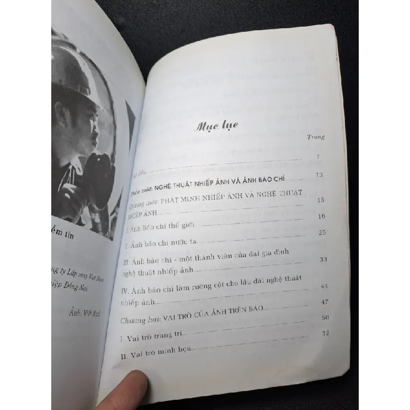 [59K/kg] Nghệ thuật của khoảnh khắc nhiếp ảnh 2012 Nguyễn Huy Hoàng mới 80% bị ố HCM2409 364363