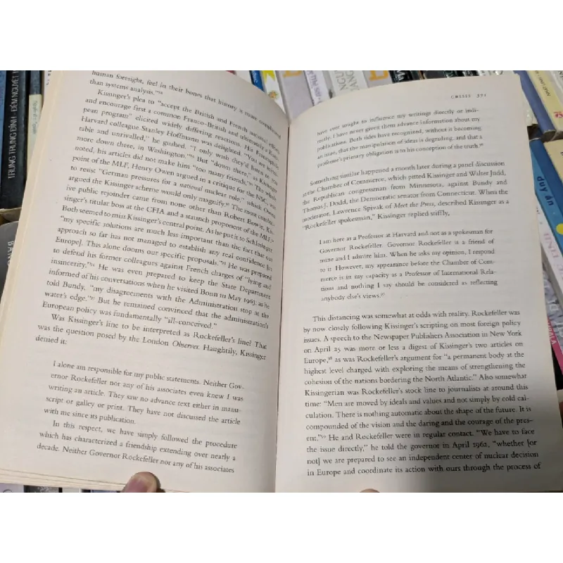 Niall Ferguson - Kissinger 689381