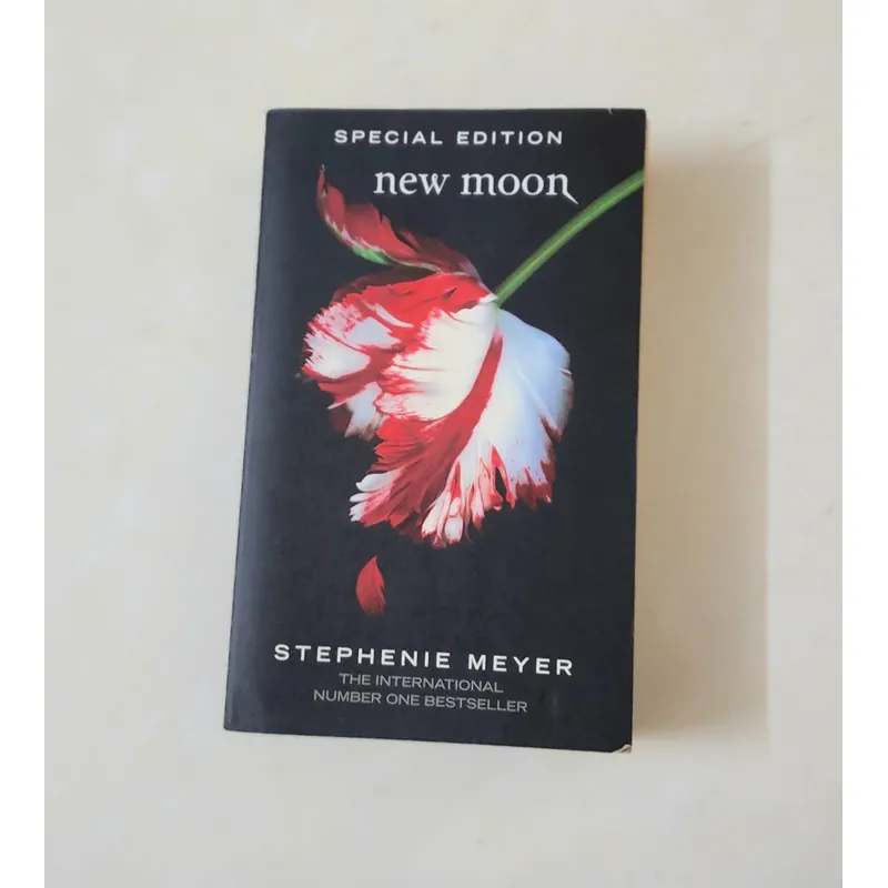 NEW MOON - Stephanie Meyer (563 pages) 735918