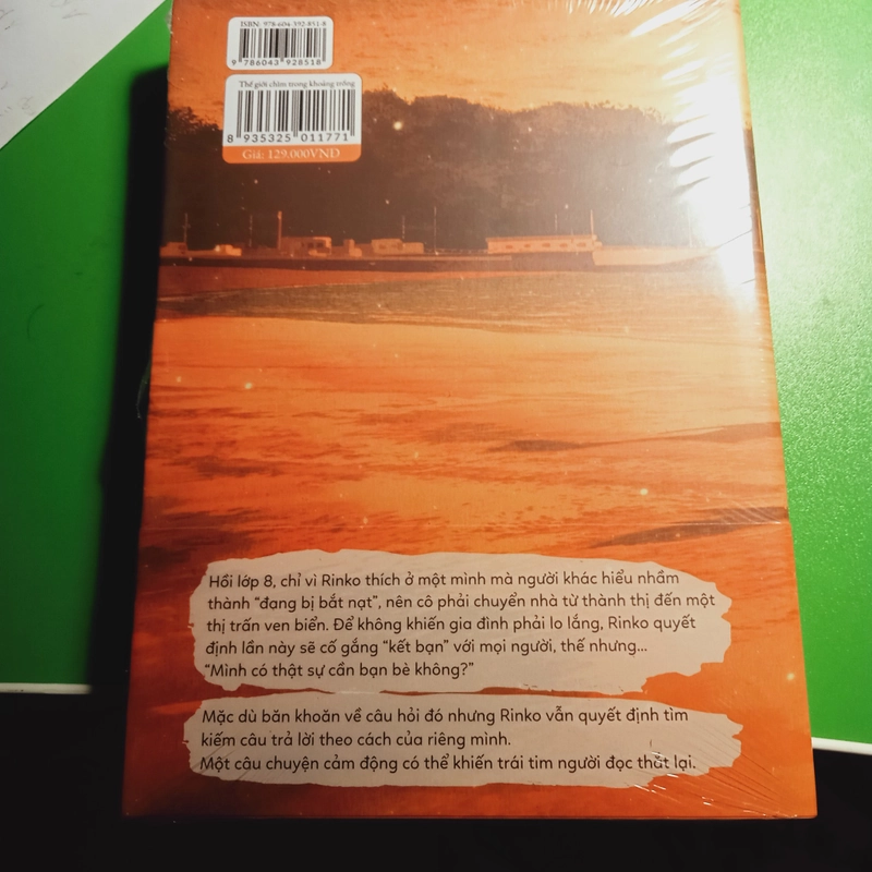THẾ GIỚI CHÌM TRONG KHOẢNG TRỐNG BẢN ĐẶC BIỆT LIGHT NOVEL CÒN SEAL 455490
