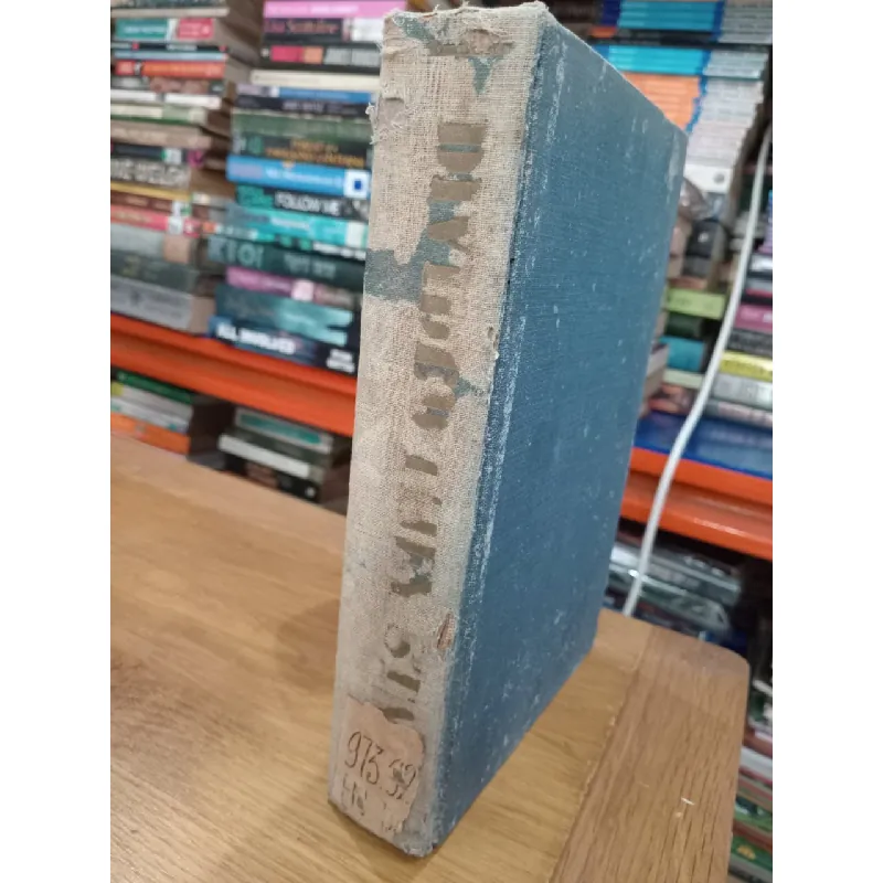 Divided they stand - David English 598304