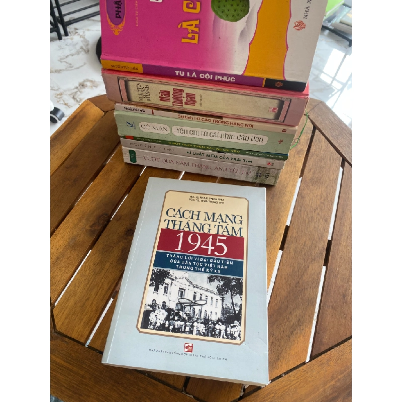 Cách Mạng Tháng Tám 1945 – GS.TS. NGND. Trịnh Nhu, PGS.TS. Trần Trọng Thơ 529261