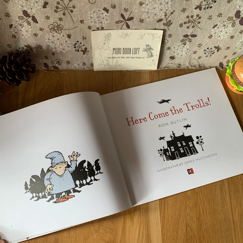 Sách tranh Here Come the Trolls, Used, Picture Book For Kids 446658