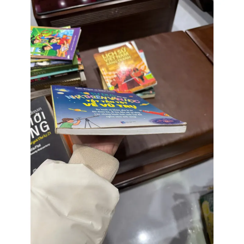 Tư Duy Như Một Nhà Thiên Văn Học – Tất Tần Tật Về Vũ Trụ- K4 1018680