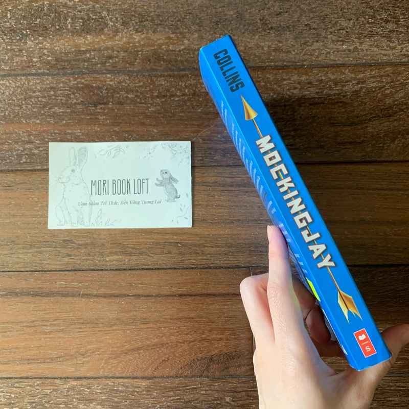 Sách ngoại văn Mockingjay – Suzanne Collins, Used (thuộc series The Hunger Games) 498801
