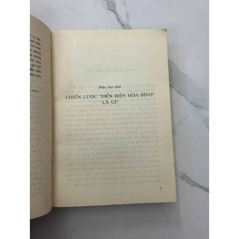 Bàn về vấn đề chống "Diễn biến hòa bình" – Nhiều tác giả 958115