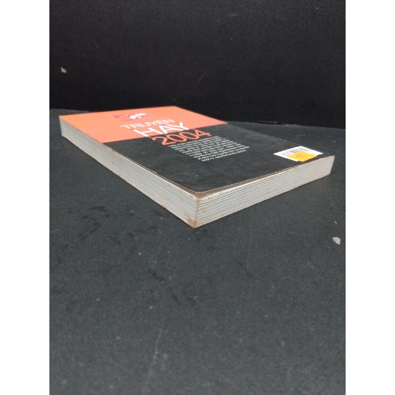 Truyện ngắn hay 2003 - 2004 mới 80% bẩn bìa, ố nhẹ 2004 HCM2110 Nhiều tác giả VĂN HỌC 917823